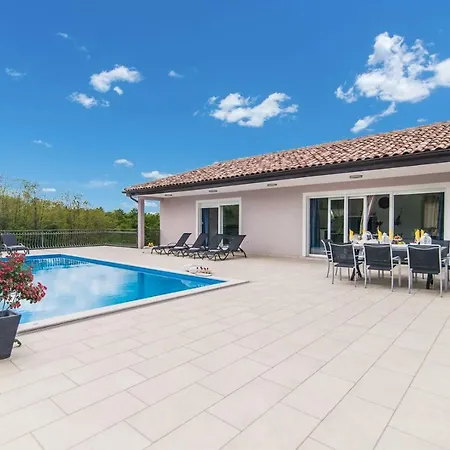 Green Heaven With Private Pool *
