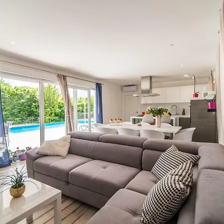 Vila Green Heaven With Private Pool Pazin