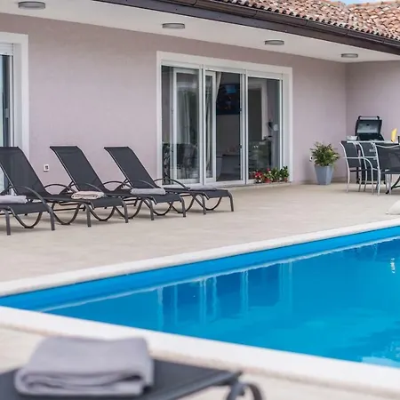 Green Heaven With Private Pool * Pazin