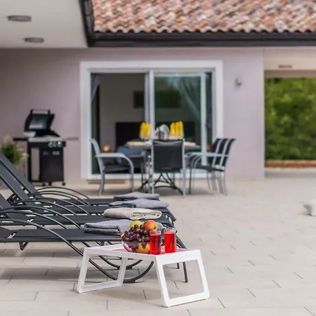 Green Heaven With Private Pool * Pazin