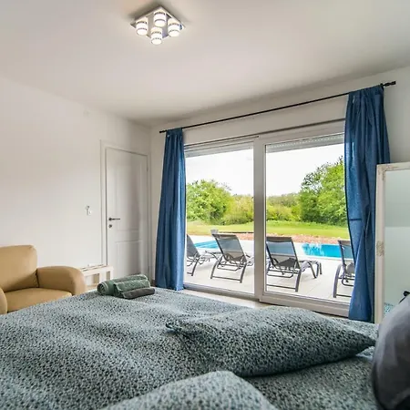 Green Heaven With Private Pool Vila *